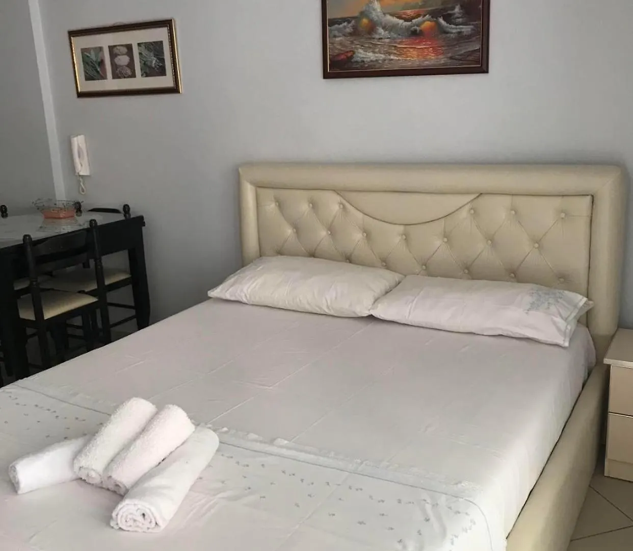 Vlorë Lungomare Apartment 0*,  אלבניה
